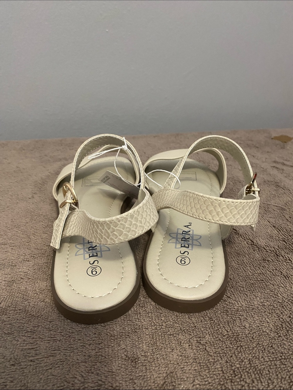 Sandals - Picture 4 of 9